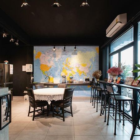 Asia Place Apartment Банкок Екстериор снимка