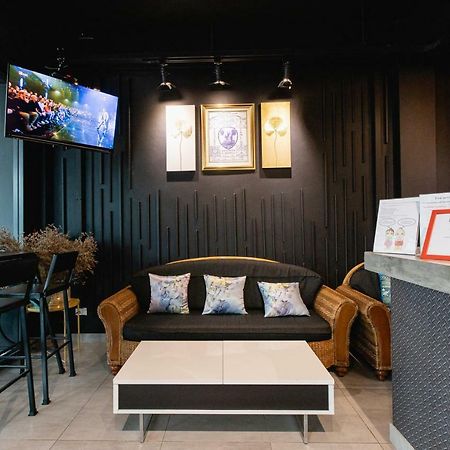 Asia Place Apartment Банкок Екстериор снимка