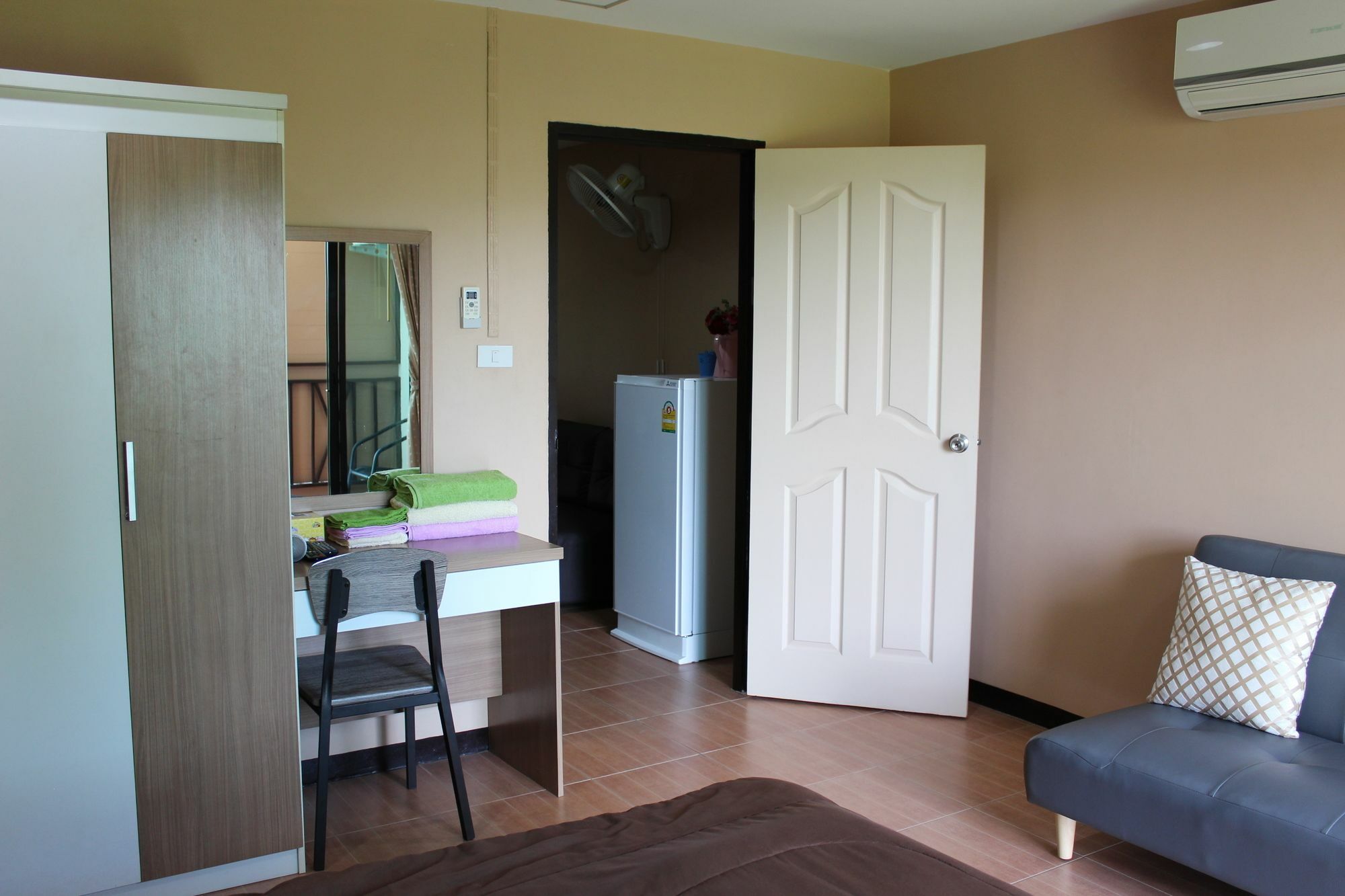 Asia Place Apartment Банкок Екстериор снимка