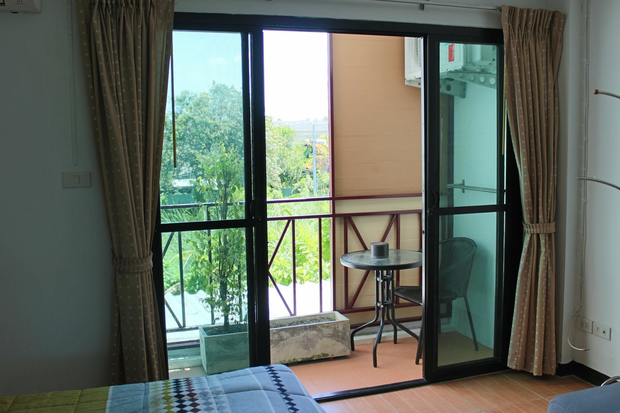 Asia Place Apartment Банкок Екстериор снимка